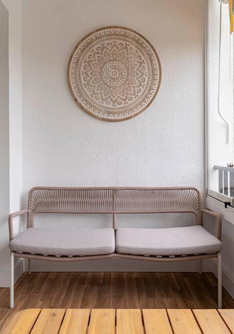 Elegant With Balcony, Pool & Parking Apartment Marbella