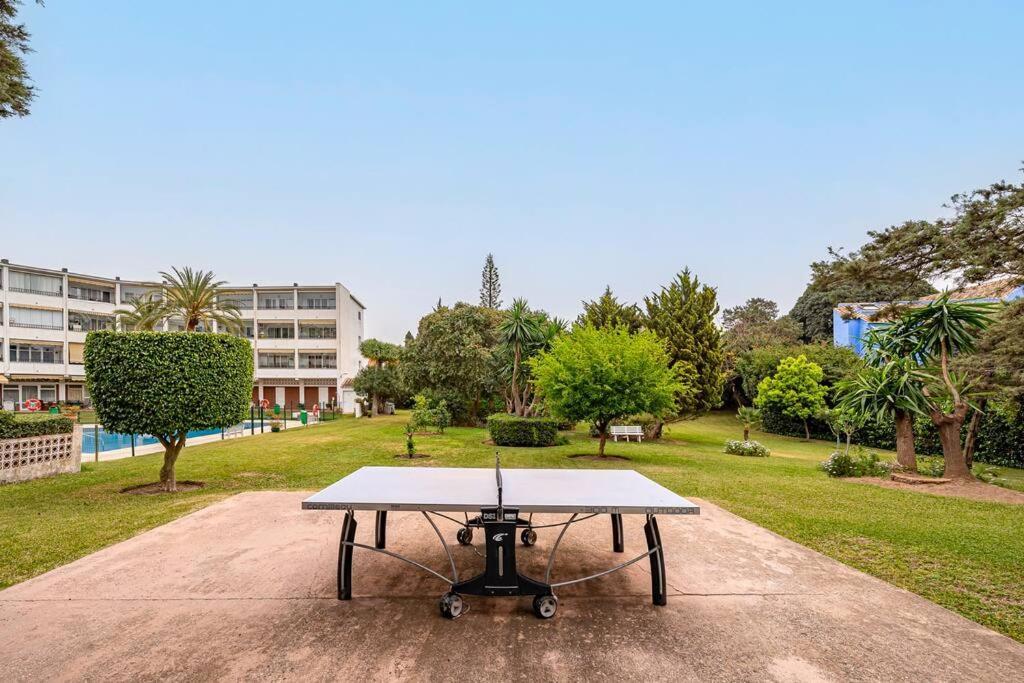 Elegant With Balcony, Pool & Parking * Marbella